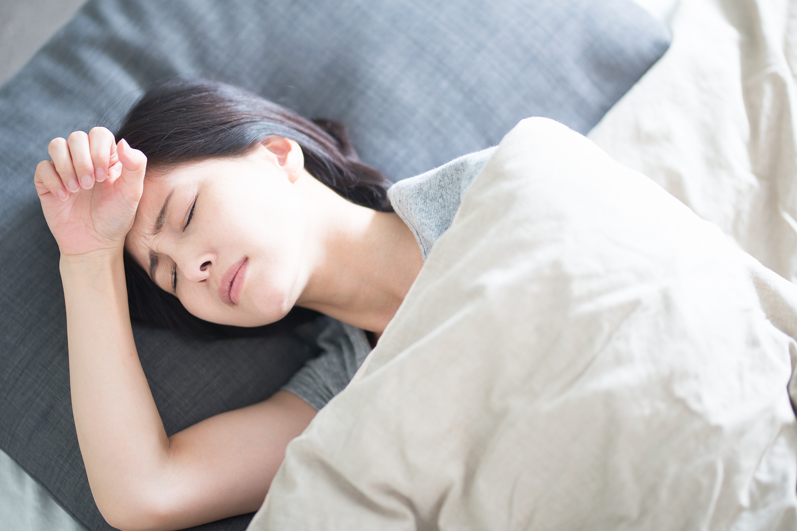 寝苦しい夜の快眠対策！睡眠の質を高める方法と環境づくりを徹底解説