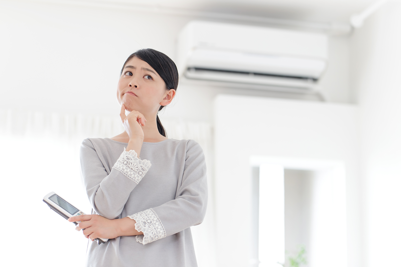 エアコンのパキパキ音は故障？原因と対処法をわかりやすく解説