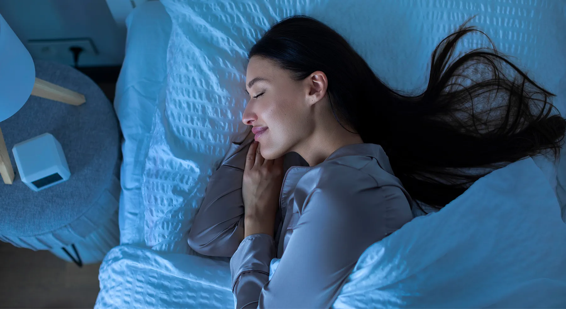 快適に眠っている人